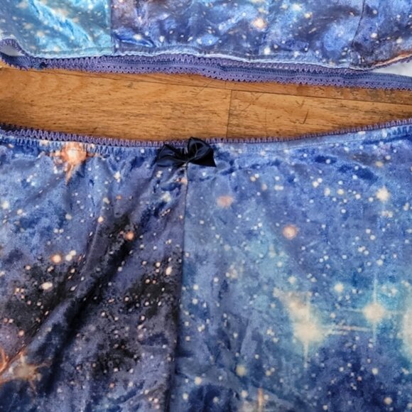 Velvet Loungewear Set - Picture 4 of 8